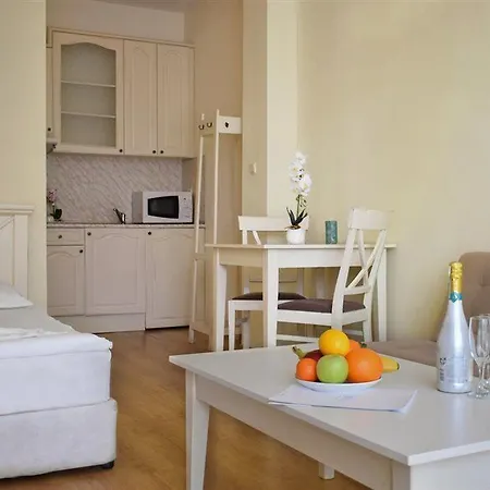 Flores Park Aparthotel Sluneční pobřeží