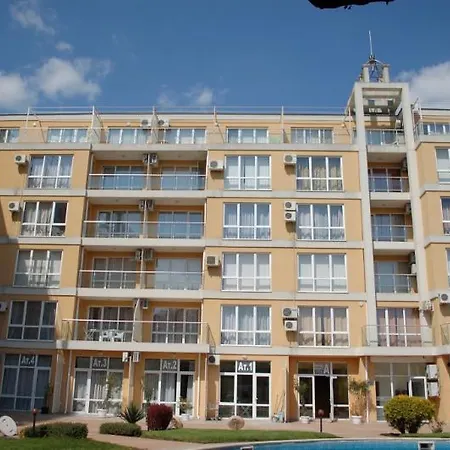 Flores Park Aparthotel